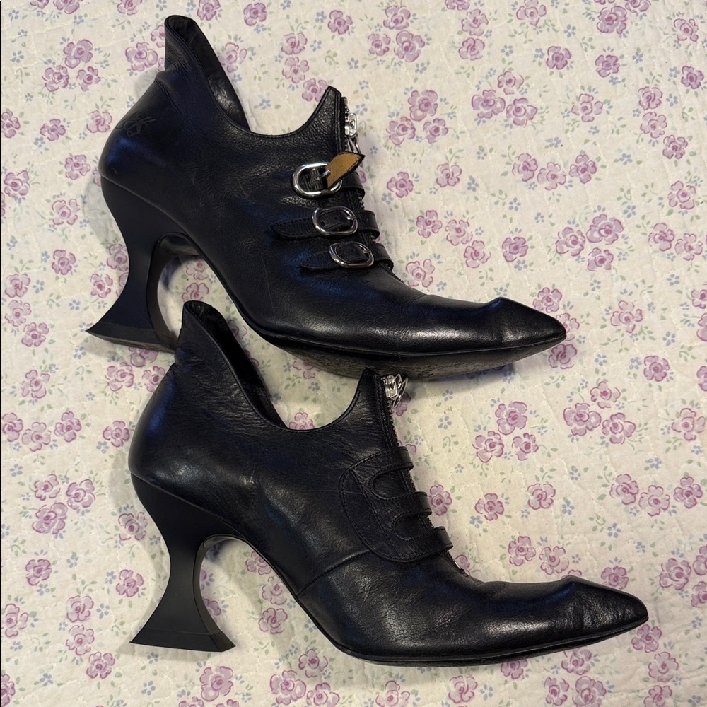 John Fluevog Black Pointed Toe Buckle & Zip Ankle Heels - Picture 7 of 9